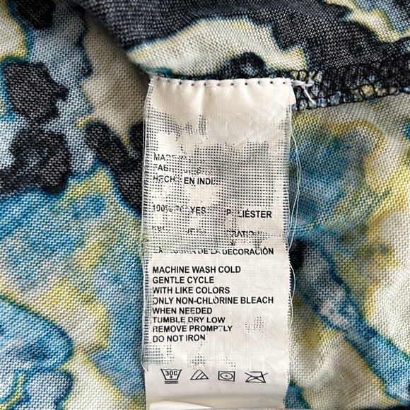 IZOD Women’s Batik Tunic Med. - Picture 6 of 11